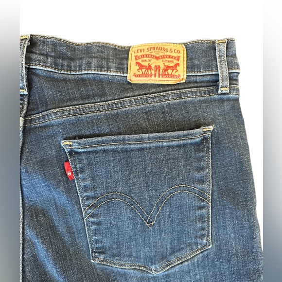 Women’s Levi’s Classic Straight Jeans - Size 14 - Picture 5 of 6